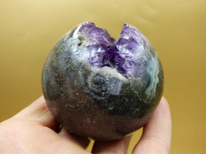 Amethyst Geode Kugel ~ Magische Edelstein Deko Kristall Stufe Sphere Ball Heilstein Spielkugel Meditation HIPPIE GOA Boho Ethno lila Energie - Art of Nature Berlin