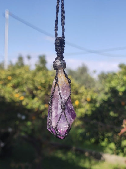 Amethyst roh ~ Makramee Edelstein Kette lila Natur Rarität Heilstein Kristall HIPPIE Boho Mann Frau Mutter Geschenk Er Sie roh Mineral - Art of Nature Berlin