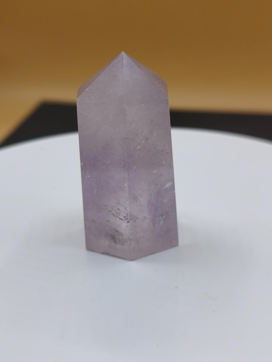 Amethyst Turm Point Spitze lila Kristall Point Magische Edelstein Deko Haus Fensterbank Kristall Wohn Energie Chakra Heilstein Natur Unikat - Art of Nature Berlin
