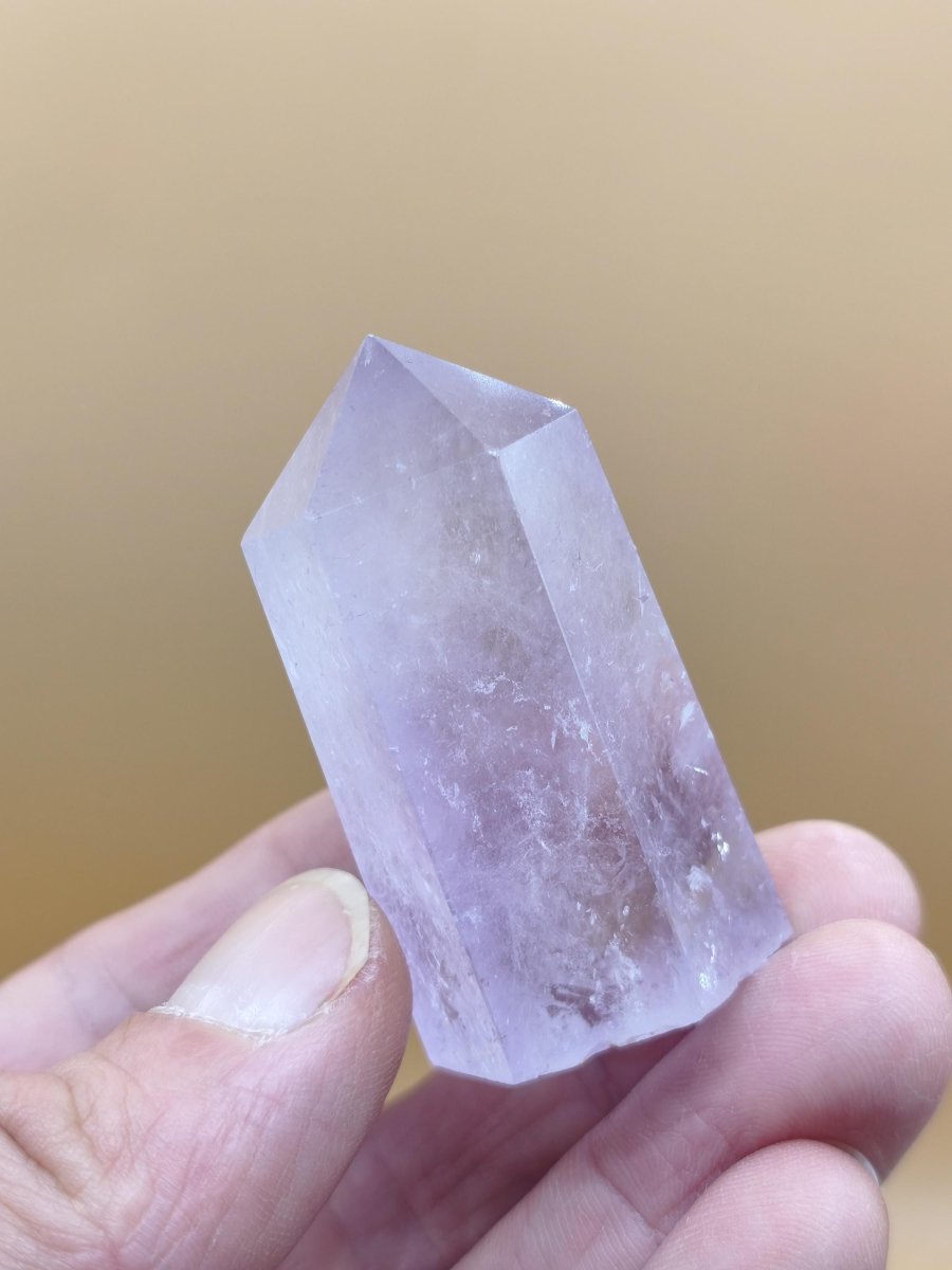 Amethyst Turm Point Spitze lila Kristall Point Magische Edelstein Deko Haus Fensterbank Kristall Wohn Energie Chakra Heilstein Natur Unikat - Art of Nature Berlin