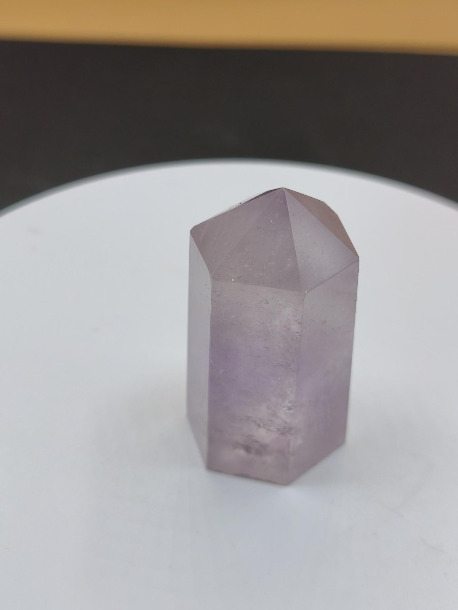 Amethyst Turm Point Spitze lila Kristall Point Magische Edelstein Deko Haus Fensterbank Kristall Wohn Energie Chakra Heilstein Natur Unikat - Art of Nature Berlin