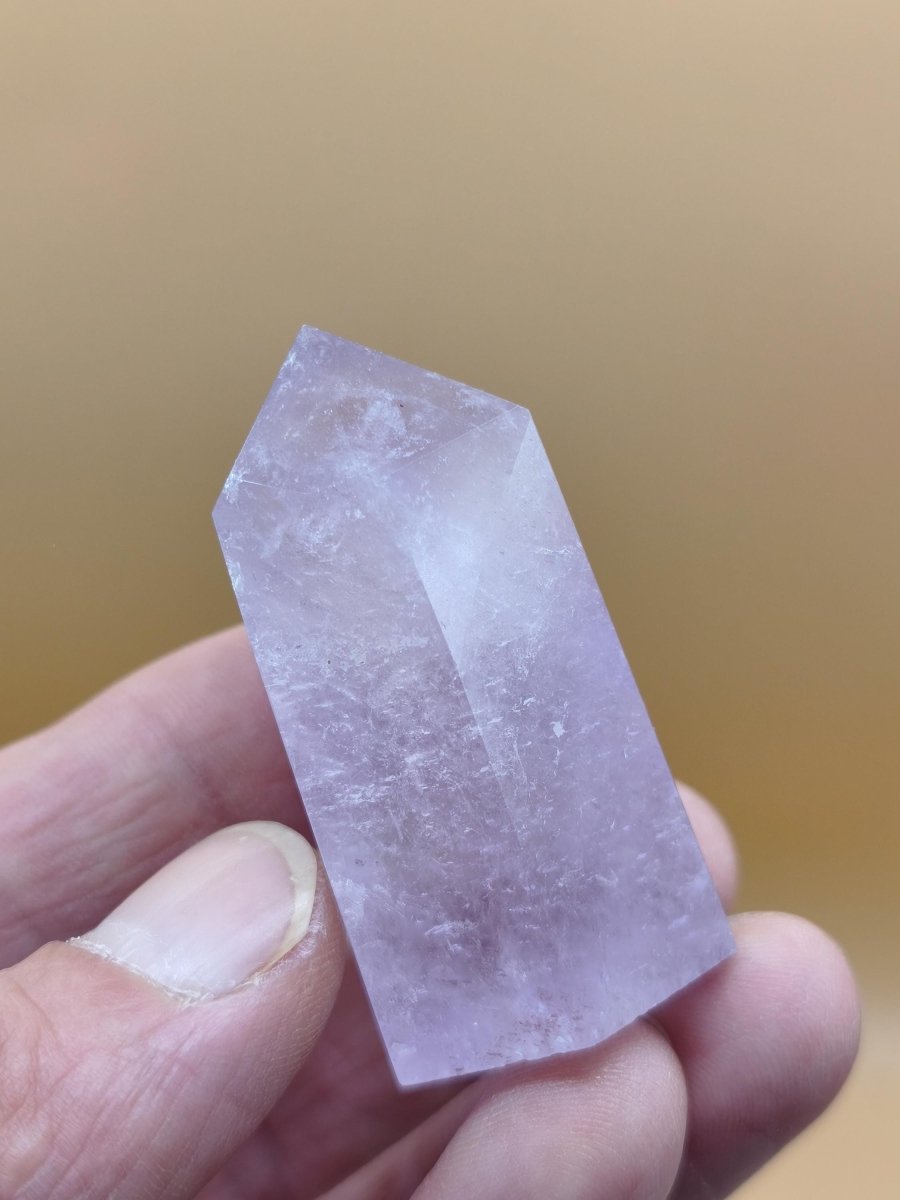 Amethyst Turm Point Spitze lila Kristall Point Magische Edelstein Deko Haus Fensterbank Kristall Wohn Energie Chakra Heilstein Natur Unikat - Art of Nature Berlin