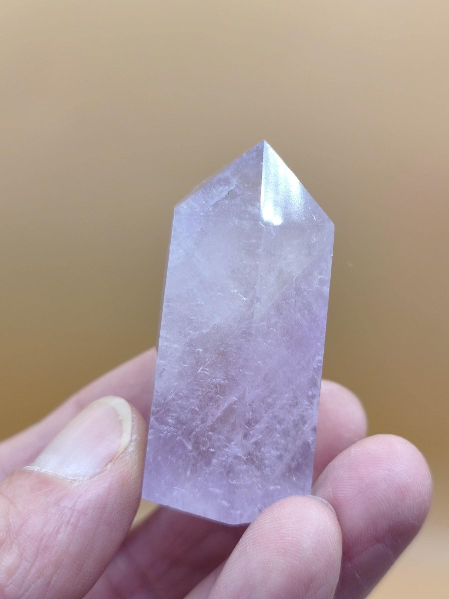 Amethyst Turm Point Spitze lila Kristall Point Magische Edelstein Deko Haus Fensterbank Kristall Wohn Energie Chakra Heilstein Natur Unikat - Art of Nature Berlin