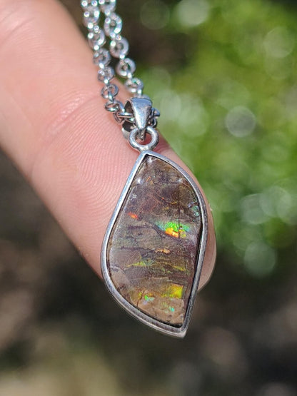 Ammolite Edelstein Kette 925 Sterling Silber ~ Opalisierend ~HIPPIE~GOA~Boho~Ethno~Nature~Heilstein~Fossil~Selten~Sammler~Magic~Grün~Flash - Art of Nature Berlin