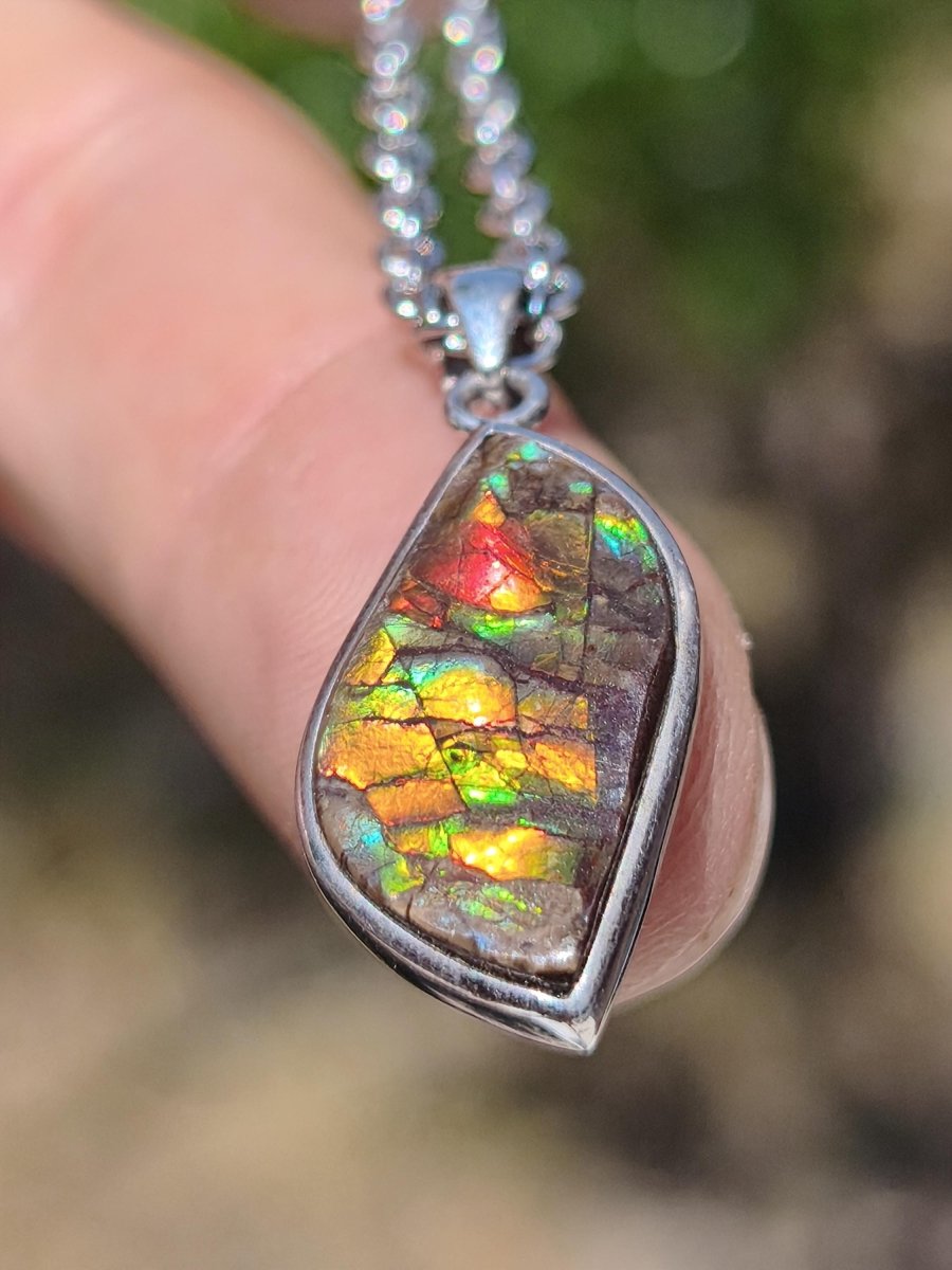 Ammolite Edelstein Kette 925 Sterling Silber ~ Opalisierend ~HIPPIE~GOA~Boho~Ethno~Nature~Heilstein~Fossil~Selten~Sammler~Magic~Grün~Flash - Art of Nature Berlin