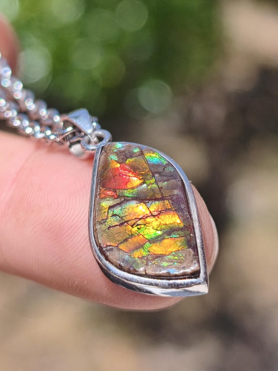 Ammolite Edelstein Kette 925 Sterling Silber ~ Opalisierend ~HIPPIE~GOA~Boho~Ethno~Nature~Heilstein~Fossil~Selten~Sammler~Magic~Grün~Flash - Art of Nature Berlin