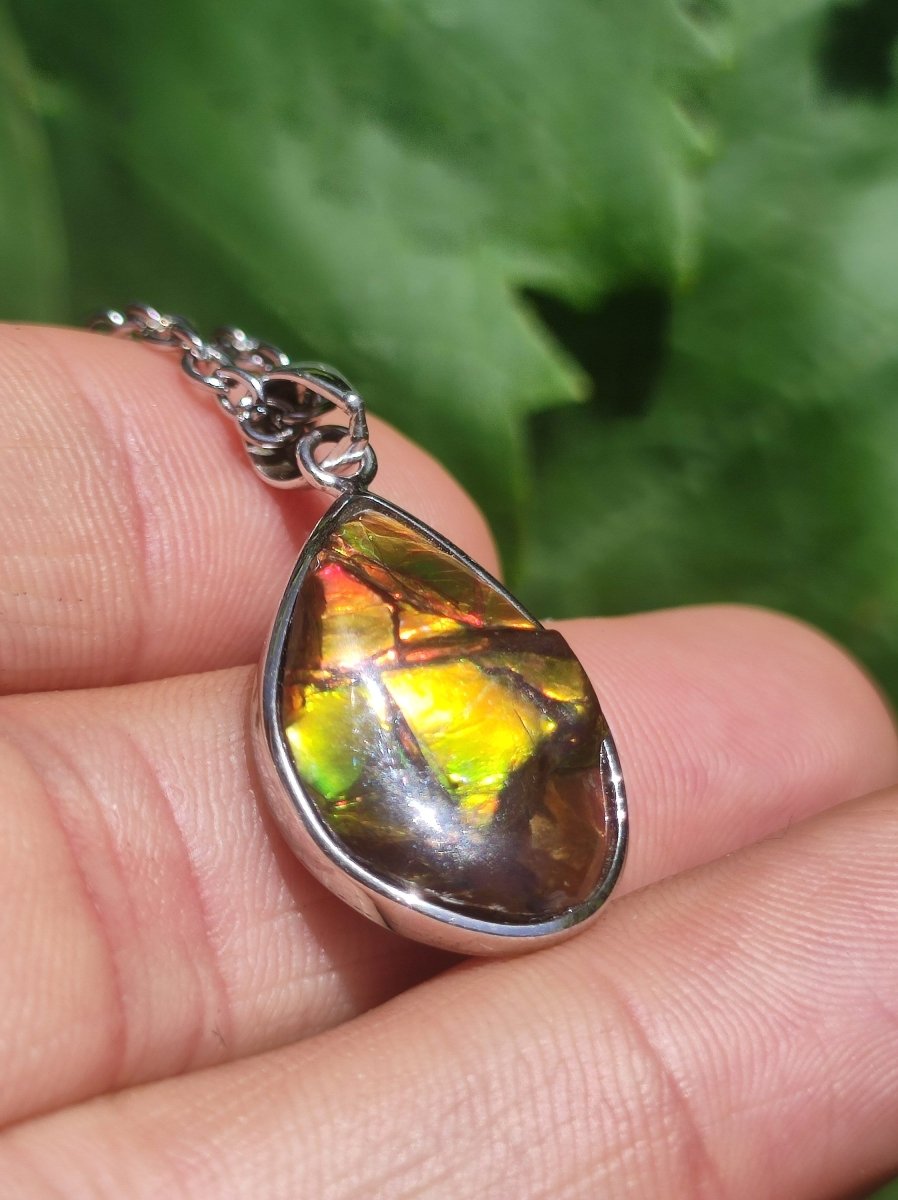 Ammolite Edelstein Kette 925 Sterling Silber ~ Opalisierend ~HIPPIE~GOA~Boho~Ethno~Nature~Heilstein~Fossil~Selten~Sammler~Magic~Grün~Flash - Art of Nature Berlin