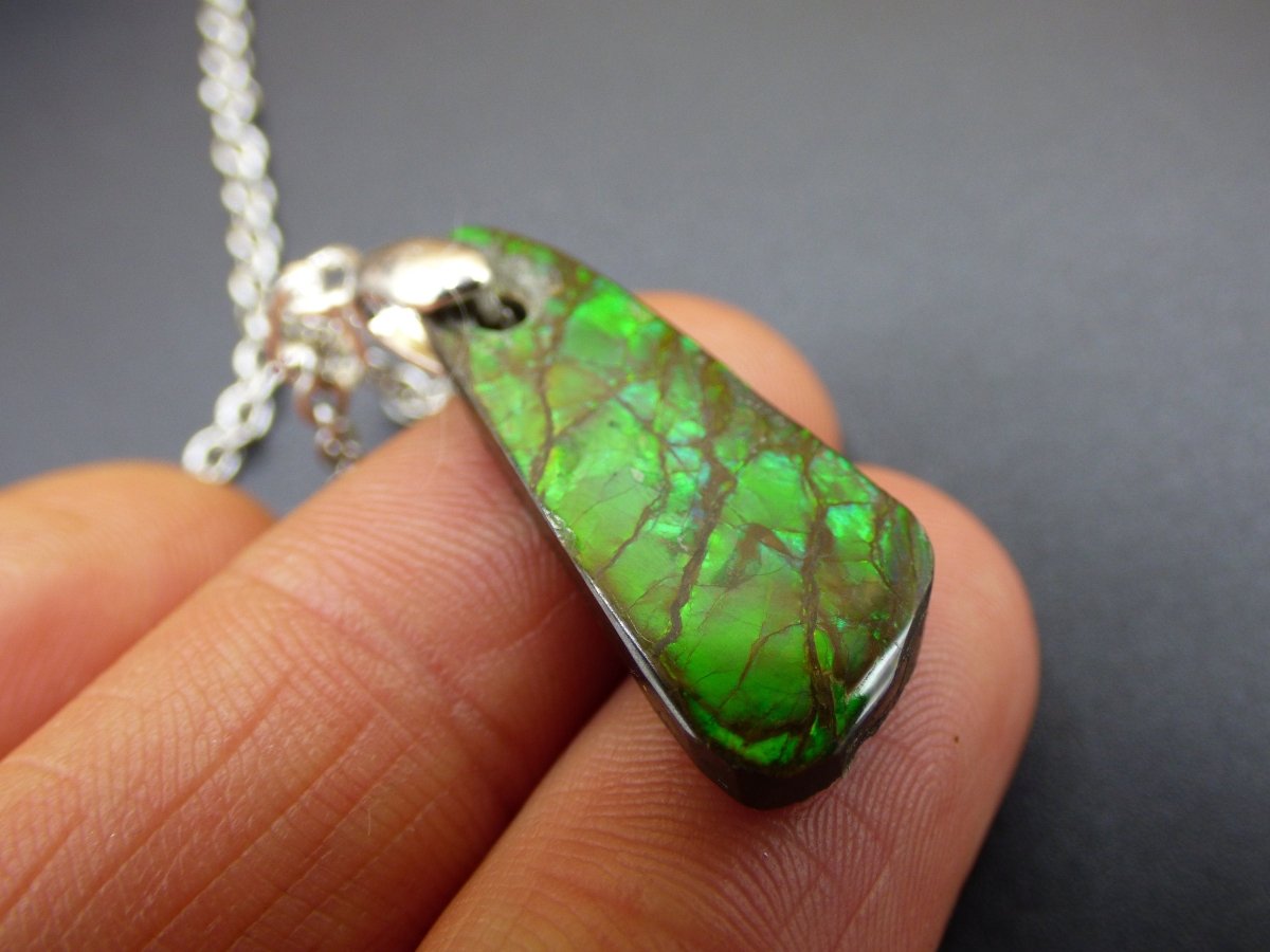 Ammolite Edelstein Kette 925 Sterling Silber ~ Opalisierend ~HIPPIE~GOA~Boho~Ethno~Nature~Heilstein~Fossil~Selten~Sammler~Magic~Grün~Flash - Art of Nature Berlin