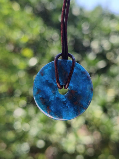Apatit A ~ Donut 30mm ~ Edelstein Kette blau Natur Rarität Schutzsymbol Heilstein Kristall HIPPIE Boho Ethno Mann Frau Geschenk Er Sie - Art of Nature Berlin