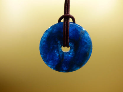 Apatit AAA ~ Donut 30mm ~ Edelstein Kette blau Natur Rarität Schutzsymbol Heilstein Kristall HIPPIE Boho Ethno Mann Frau Geschenk Er Sie - Art of Nature Berlin