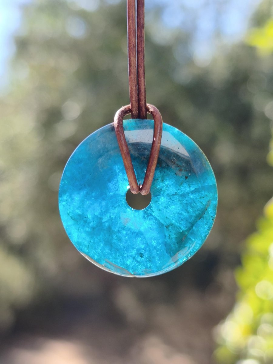 Apatit AAA Kette Donut 30mm Edelstein blau Anhänger Kristall Heilstein Kind Geschenk Natur Rarität Schutz Stein Mann Frau Er Sie transparent - Art of Nature Berlin