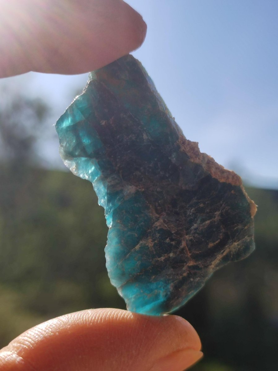 Apatit blau Stufe A Roh Auf+Entladen Edelsteine Wasserstein Trinkwasser Edelsteinwasser Chakra Heilstein Naturmedizin Energiewasser - Art of Nature Berlin