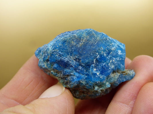 Apatit blau Stufe A Roh Auf+Entladen Edelsteine Wasserstein Trinkwasser Edelsteinwasser Chakra Heilstein Naturmedizin Energiewasser - Art of Nature Berlin