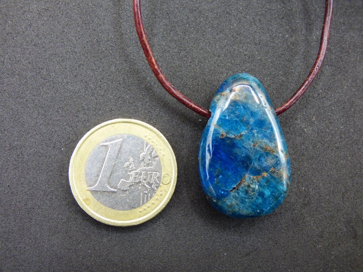Apatit - Edelstein Kette blau Heilstein Er Sie Mann Frau Geschenk Glück Anhänger HIPPIE GOA Boho Tibet Ethno Natur Unikat - Art of Nature Berlin