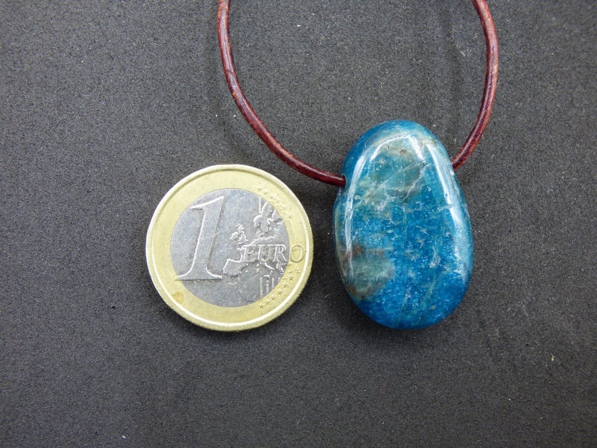 Apatit - Edelstein Kette blau Heilstein Er Sie Mann Frau Geschenk Glück Anhänger HIPPIE GOA Boho Tibet Ethno Natur Unikat - Art of Nature Berlin