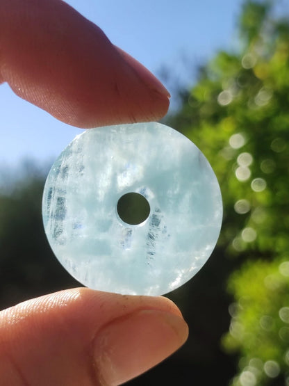 Aquamarin A 30mm Edelstein Donut Kette blau Rarität Natur Heilstein Kristall Anhänger Mann Frau Kind Er Sie Bruder Schwester Geschenk - Art of Nature Berlin