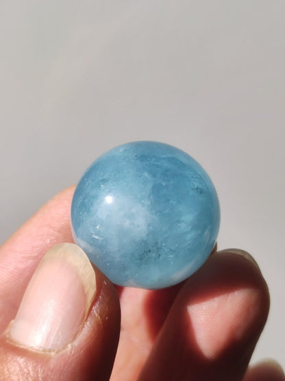 Aquamarin A - Kugel Deko Sphere Kristall blau Natur kleine Kristall Meditation ~Geschenk Freund Er Sie Freund Mineral Rarität - Art of Nature Berlin