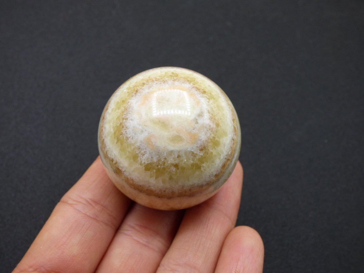 Aragonit "Caoti" gelb ~ Magische Edelstein Kugel Massage & Deko Sphere Crystal Spielkugel Meditation ~HIPPIE ~GOA Boho Heilstein Naturschatz - Art of Nature Berlin