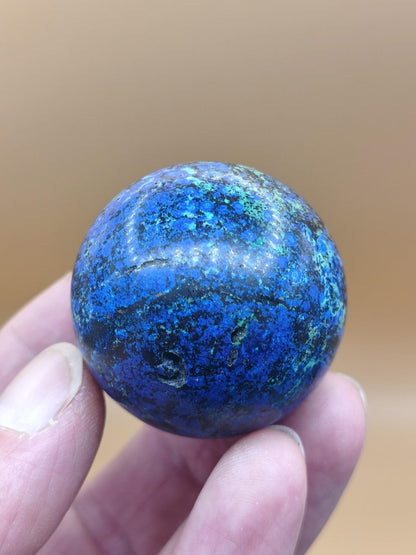 AZURIT Malachit Chrysocoll Sphere Kristalle blau Natur Edelstein Kugel Deko Wohnen Meditation Heilstein Rarität Sammler Mineralien Unikat - Art of Nature Berlin