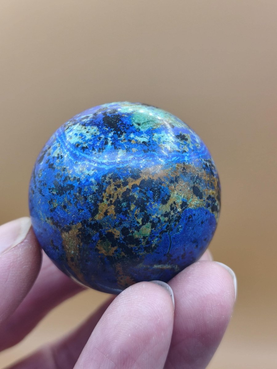 AZURIT Malachit Chrysocoll Sphere Kristalle blau Natur Edelstein Kugel Deko Wohnen Meditation Heilstein Rarität Sammler Mineralien Unikat - Art of Nature Berlin