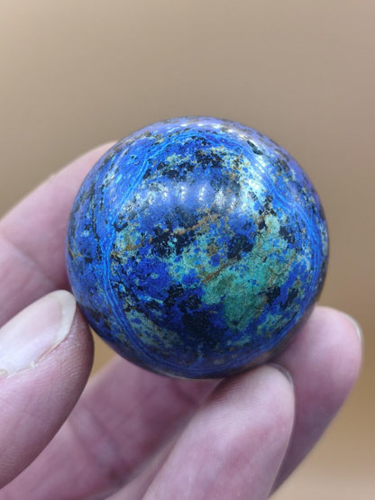 AZURIT Malachit Chrysocoll Sphere Kristalle blau Natur Edelstein Kugel Deko Wohnen Meditation Heilstein Rarität Sammler Mineralien Unikat - Art of Nature Berlin