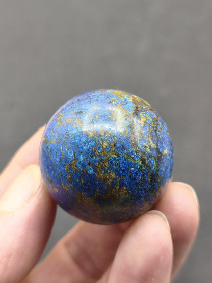 AZURIT Malachit Chrysocoll Sphere Kristalle blau Natur Edelstein Kugel Deko Wohnen Meditation Heilstein Rarität Sammler Mineralien Unikat - Art of Nature Berlin