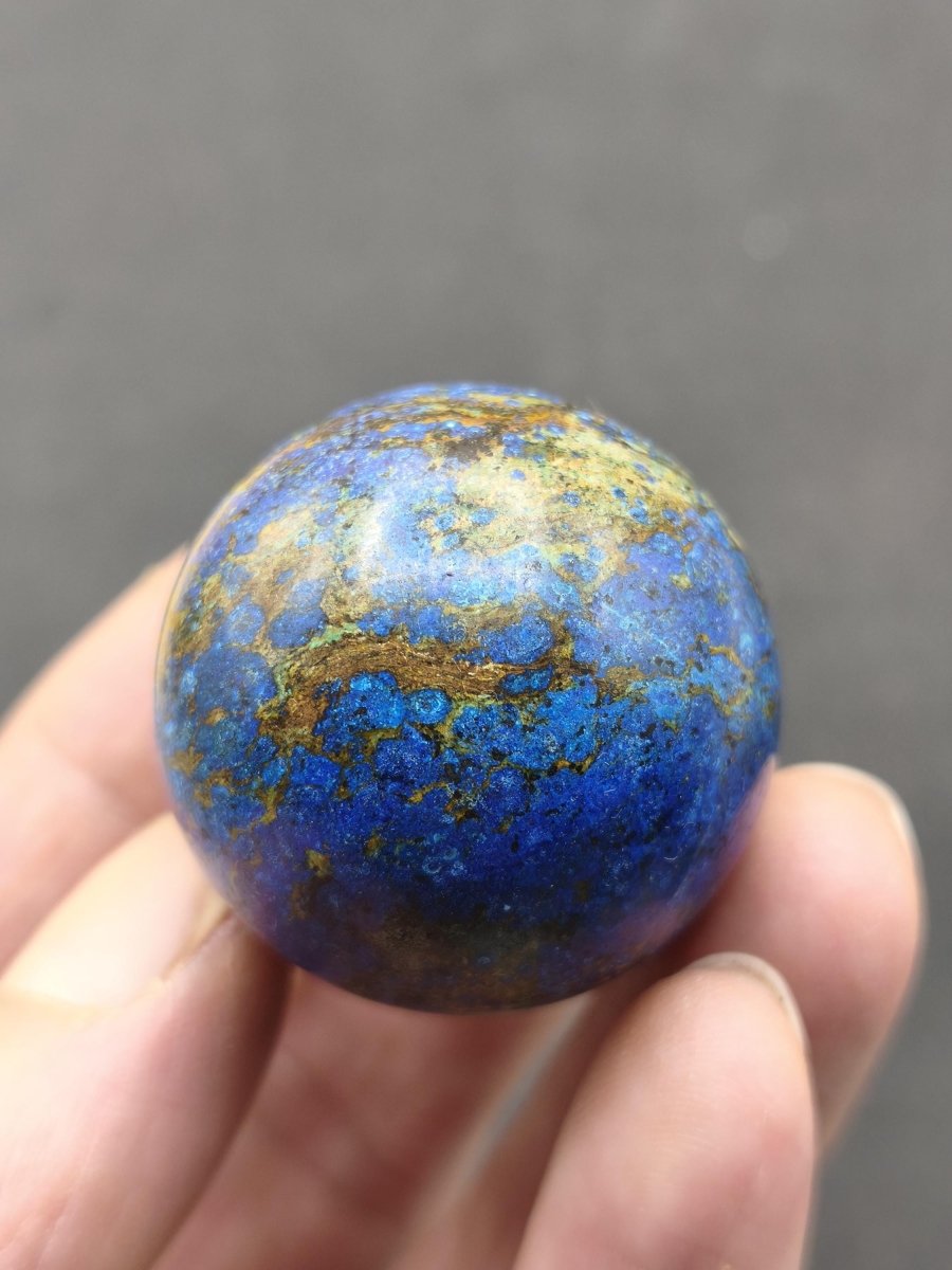 AZURIT Malachit Chrysocoll Sphere Kristalle blau Natur Edelstein Kugel Deko Wohnen Meditation Heilstein Rarität Sammler Mineralien Unikat - Art of Nature Berlin