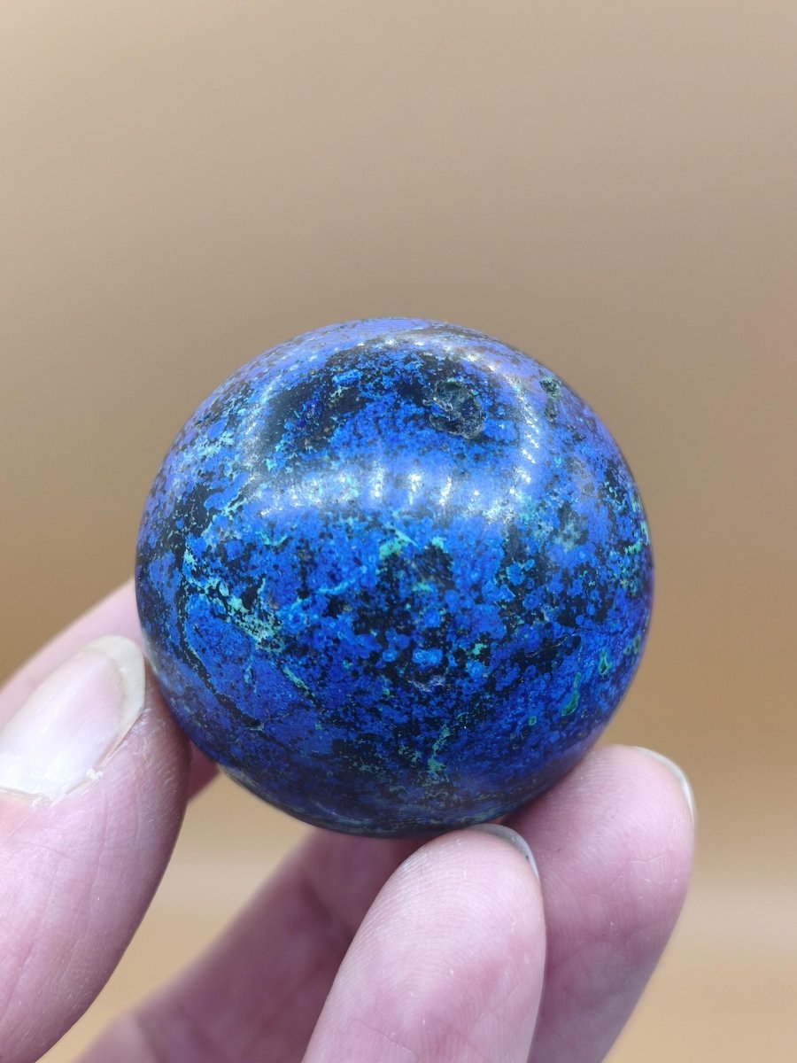 AZURIT Malachit Chrysocoll Sphere Kristalle blau Natur Edelstein Kugel Deko Wohnen Meditation Heilstein Rarität Sammler Mineralien Unikat - Art of Nature Berlin