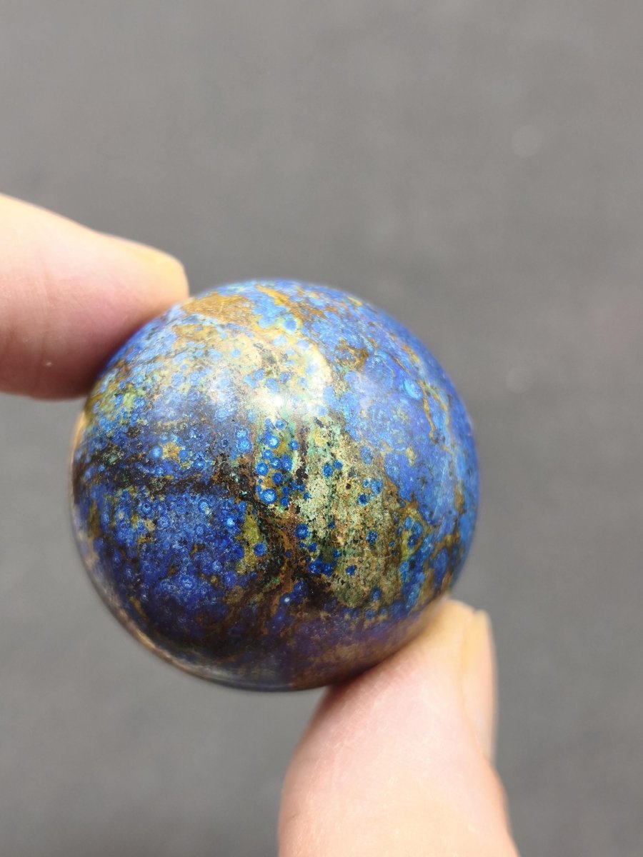 AZURIT Malachit Chrysocoll Sphere Kristalle blau Natur Edelstein Kugel Deko Wohnen Meditation Heilstein Rarität Sammler Mineralien Unikat - Art of Nature Berlin