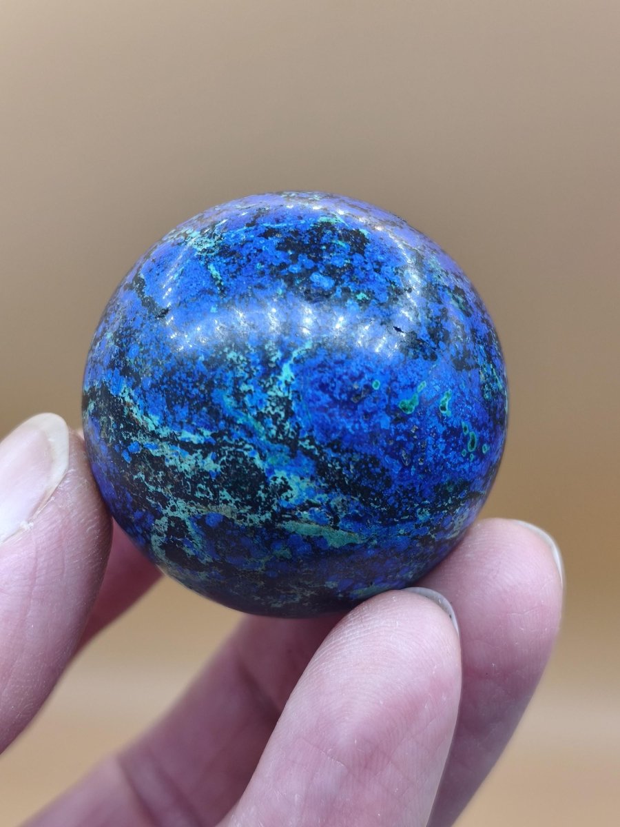 AZURIT Malachit Chrysocoll Sphere Kristalle blau Natur Edelstein Kugel Deko Wohnen Meditation Heilstein Rarität Sammler Mineralien Unikat - Art of Nature Berlin