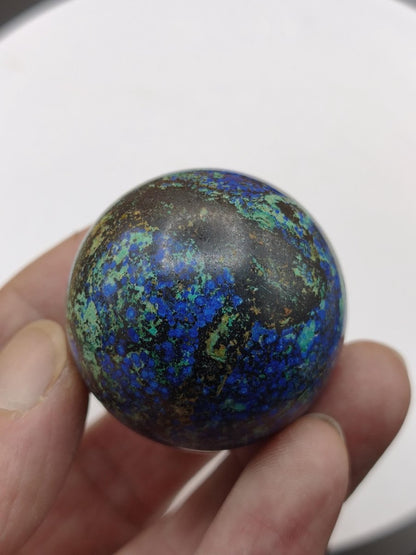 AZURIT Malachit Chrysocoll Sphere Kristalle blau Natur Edelstein Kugel Deko Wohnen Meditation Heilstein Rarität Sammler Mineralien Unikat - Art of Nature Berlin