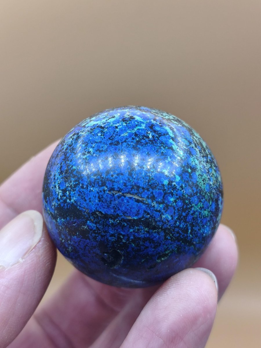 AZURIT Malachit Chrysocoll Sphere Kristalle blau Natur Edelstein Kugel Deko Wohnen Meditation Heilstein Rarität Sammler Mineralien Unikat - Art of Nature Berlin