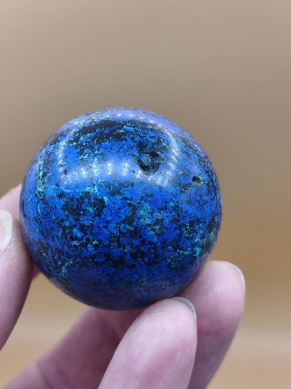 AZURIT Malachit Chrysocoll Sphere Kristalle blau Natur Edelstein Kugel Deko Wohnen Meditation Heilstein Rarität Sammler Mineralien Unikat - Art of Nature Berlin