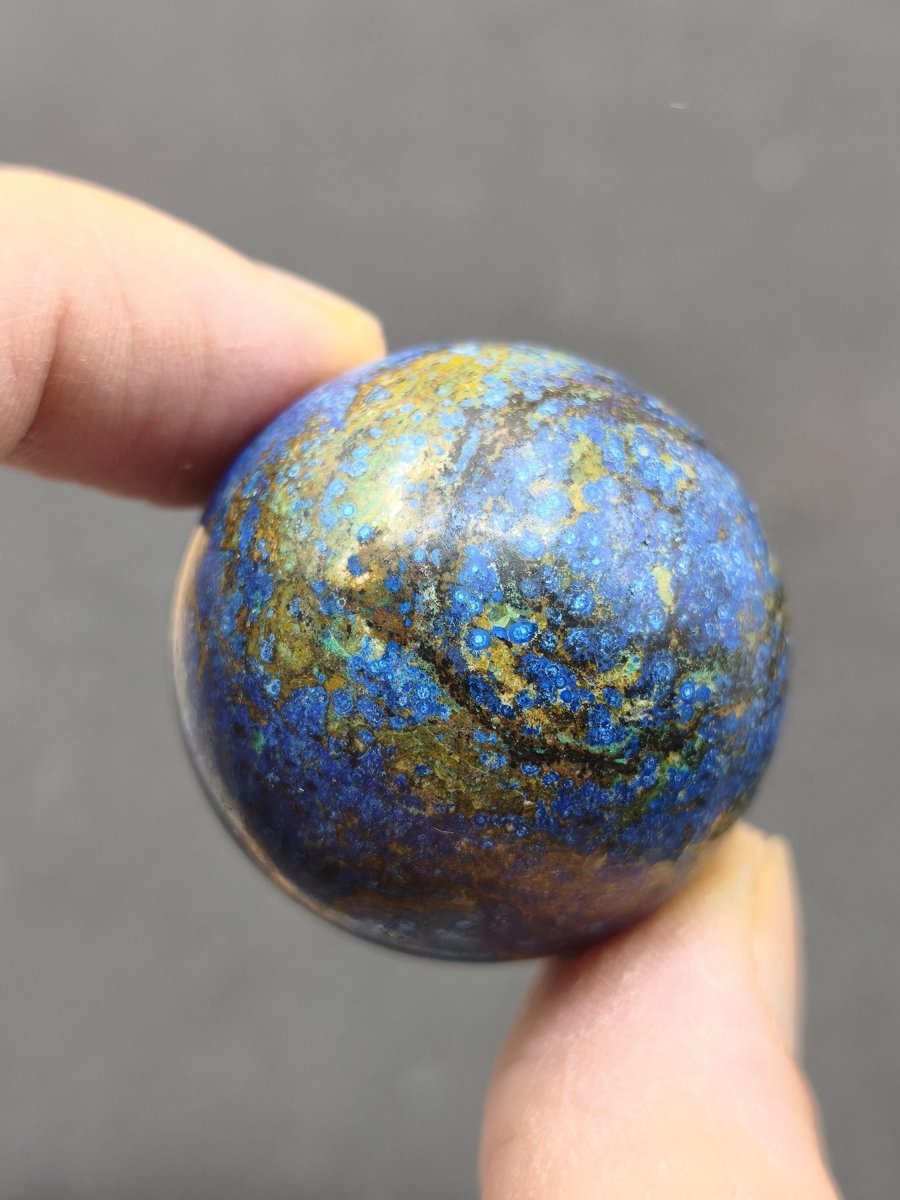 AZURIT Malachit Chrysocoll Sphere Kristalle blau Natur Edelstein Kugel Deko Wohnen Meditation Heilstein Rarität Sammler Mineralien Unikat - Art of Nature Berlin