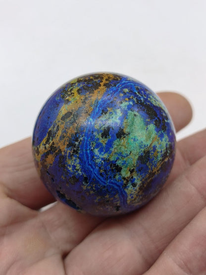 AZURIT Malachit Chrysocoll Sphere Kristalle blau Natur Edelstein Kugel Deko Wohnen Meditation Heilstein Rarität Sammler Mineralien Unikat - Art of Nature Berlin