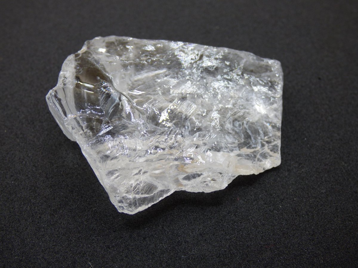 Bergkristall klar Stufe AAA Roh Auf+Entladen Edelsteine Wasserstein Trinkwasser Edelsteinwasser Chakra Heilstein Naturmedizin Energiewasser - Art of Nature Berlin