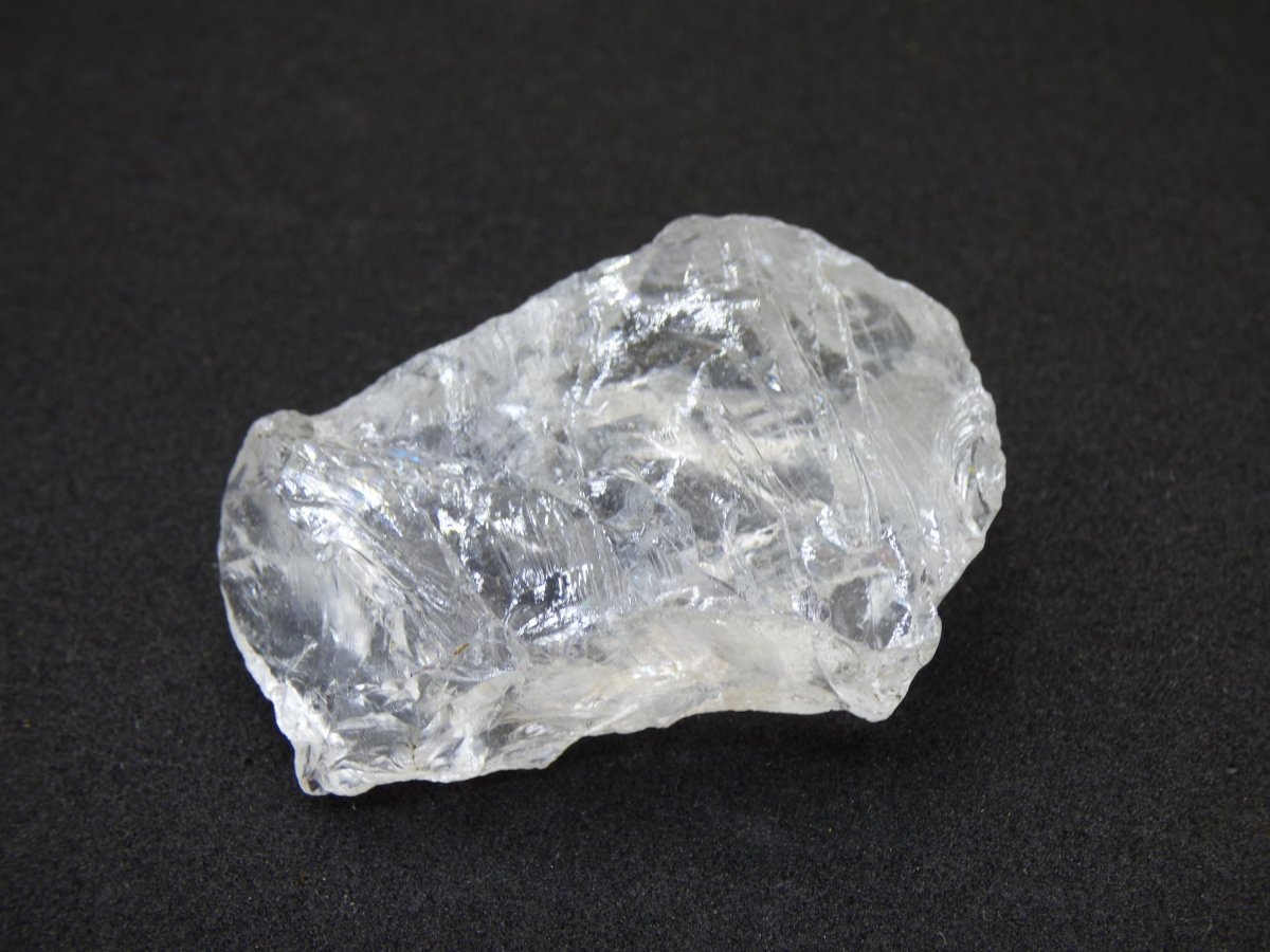 Bergkristall klar Stufe AAA Roh Auf+Entladen Edelsteine Wasserstein Trinkwasser Edelsteinwasser Chakra Heilstein Naturmedizin Energiewasser - Art of Nature Berlin