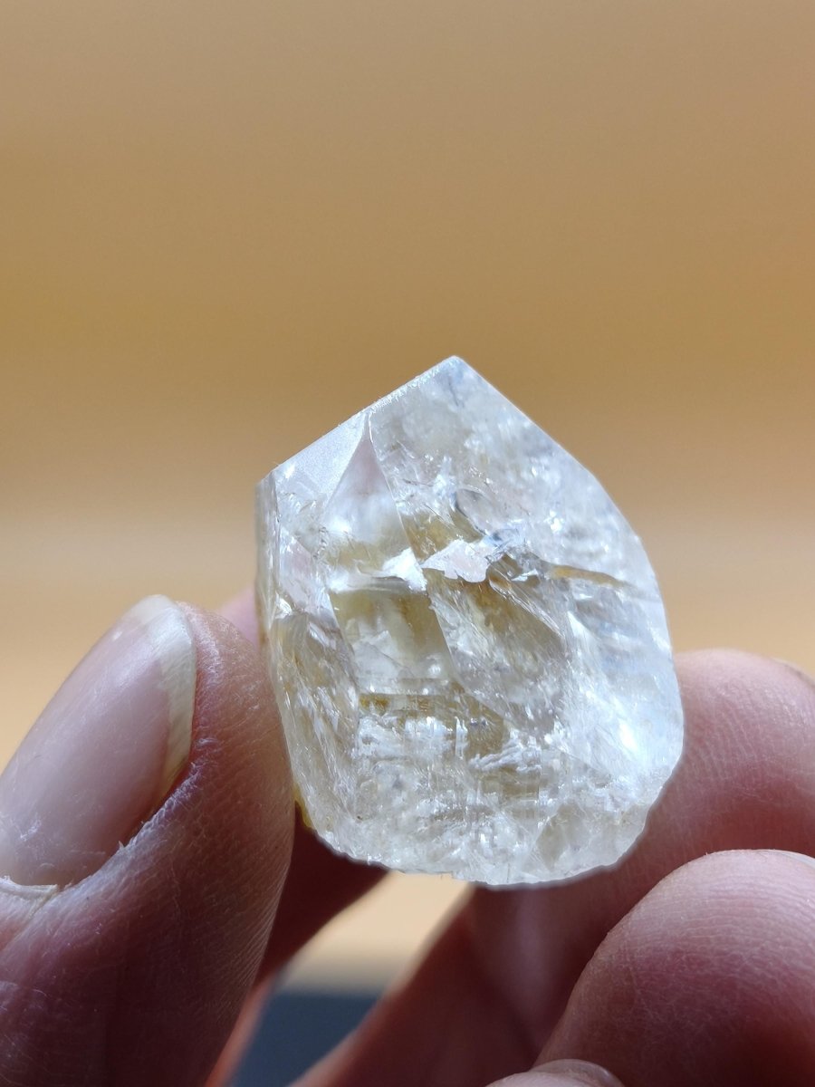 Bergkristall mit Regenbogen & schimmernder Oberfläche – Erongo Namibia – 25 mm Natürliche Edelstein Stufe Sammler Mineral - Art of Nature Berlin
