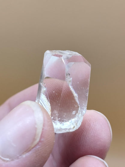Bergkristall Stufe facettenreich, klar transparent – Erongo Namibia – Natürliche Edelstein Stufe Kristall Sammler Mineral Heilstein - Art of Nature Berlin