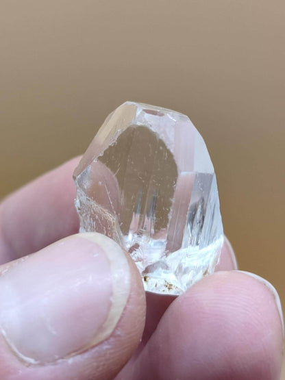 Bergkristall Stufe facettenreich, klar transparent – Erongo Namibia – Natürliche Edelstein Stufe Kristall Sammler Mineral Heilstein - Art of Nature Berlin