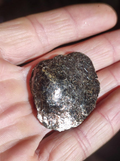 Biotit Linse - Deko Heilstein Edelstein braun schimmer Natur Geschenk Er Sie Mann Frau Freund Rarität Kraft Energie Kraft Chakra Rarität - Art of Nature Berlin