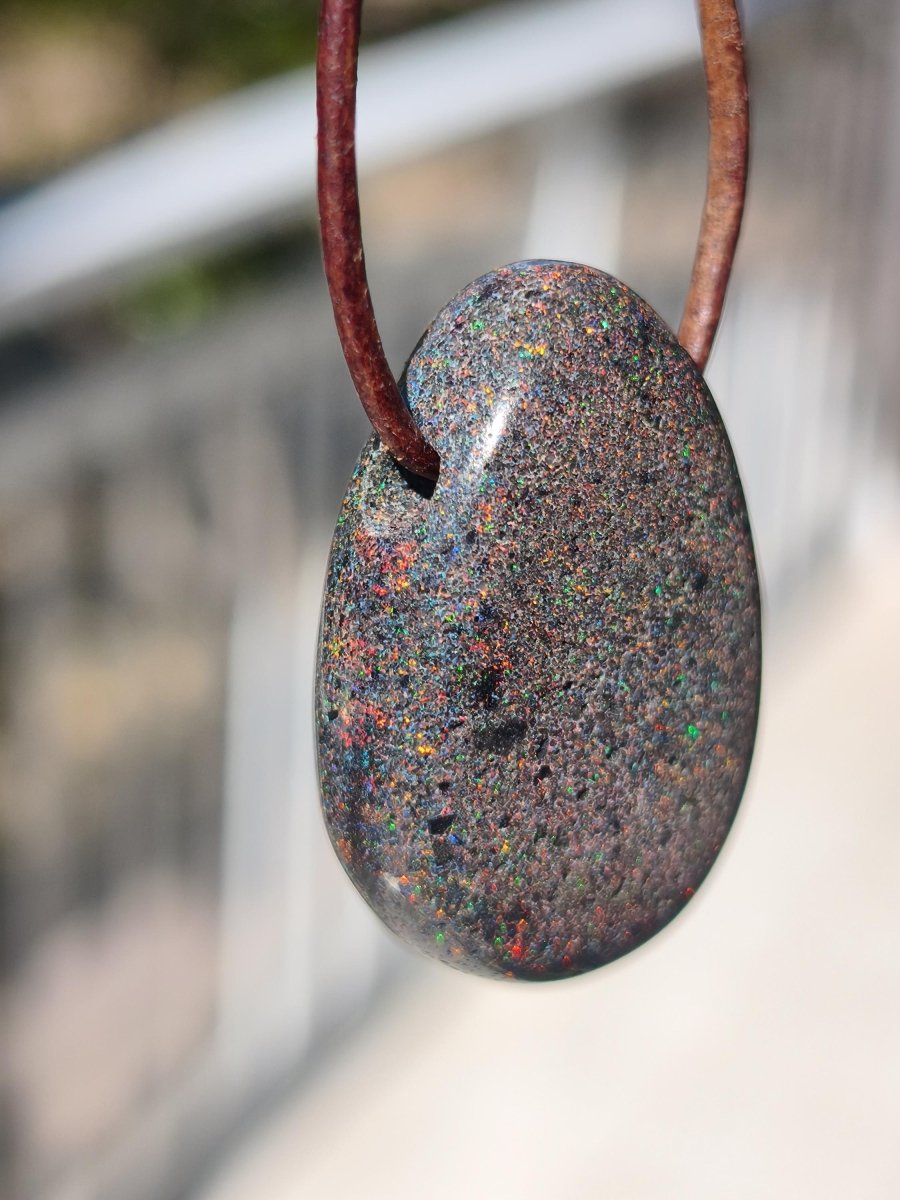 Black Opal - Edelstein Kette bunt funkelnd Rarität Natur Heilstein Energie Chakra Kristall Anhänger Mann Frau Kind Vater Geschenk Er Sie - Art of Nature Berlin