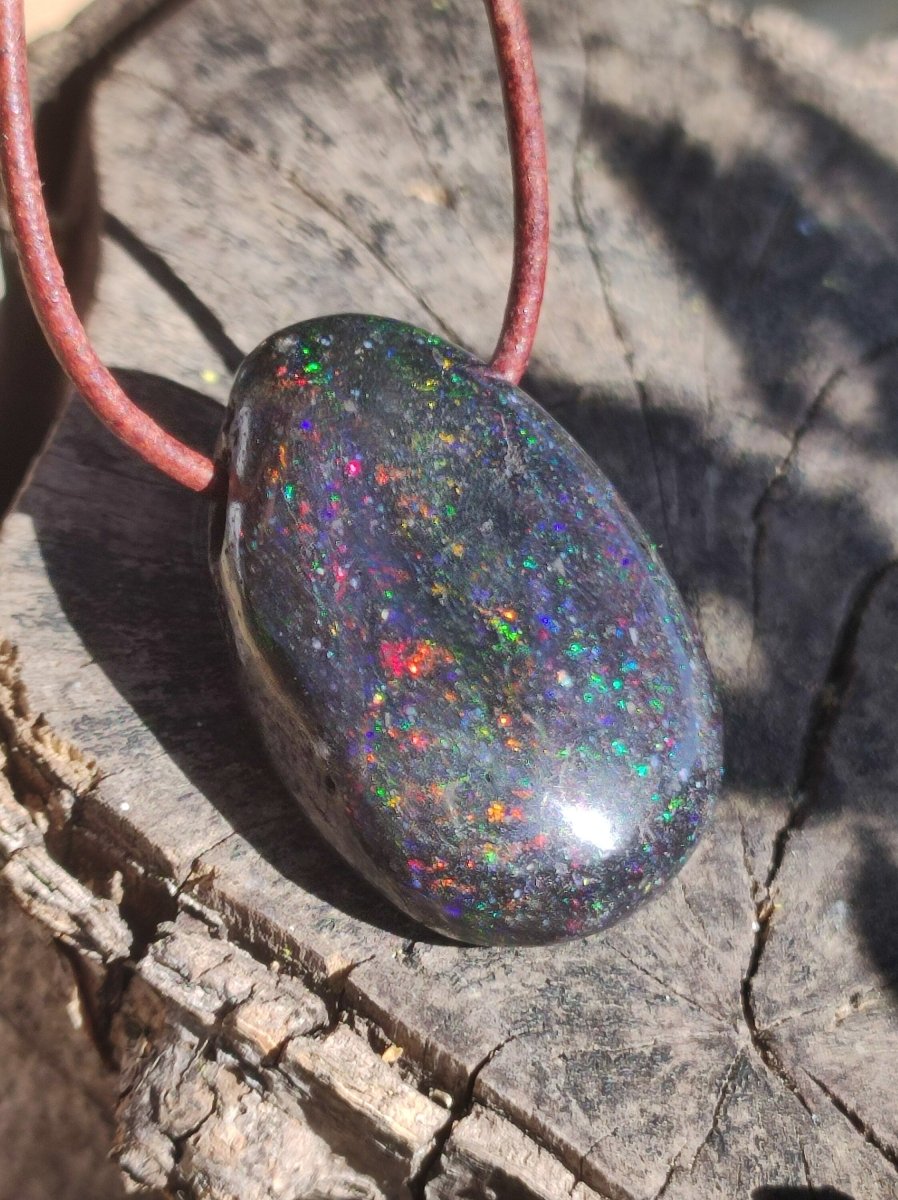 Black Opal - Edelstein Kette bunt funkelnd Rarität Natur Heilstein Energie Chakra Kristall Anhänger Mann Frau Kind Vater Geschenk Er Sie - Art of Nature Berlin