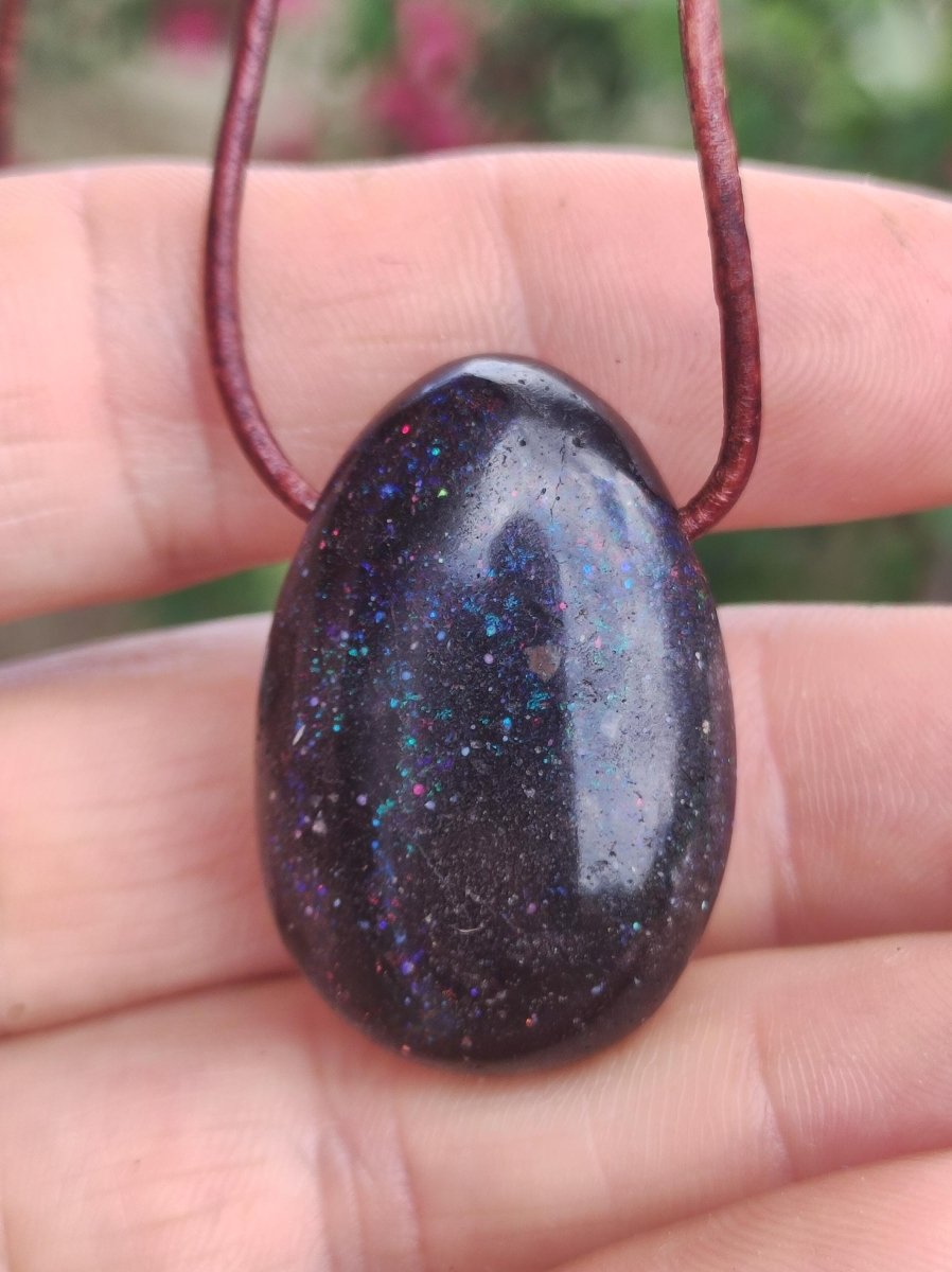 Black Opal - Edelstein Kette bunt funkelnd Rarität Natur Heilstein Energie Chakra Kristall Anhänger Mann Frau Kind Vater Geschenk Er Sie - Art of Nature Berlin