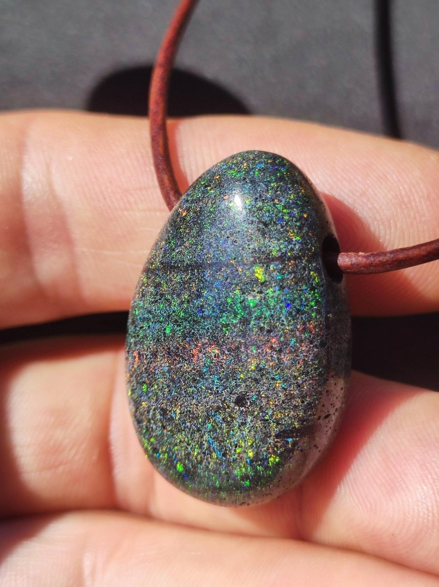 Black Opal - Edelstein Kette bunt funkelnd Rarität Natur Heilstein Energie Chakra Kristall Anhänger Mann Frau Kind Vater Geschenk Er Sie - Art of Nature Berlin