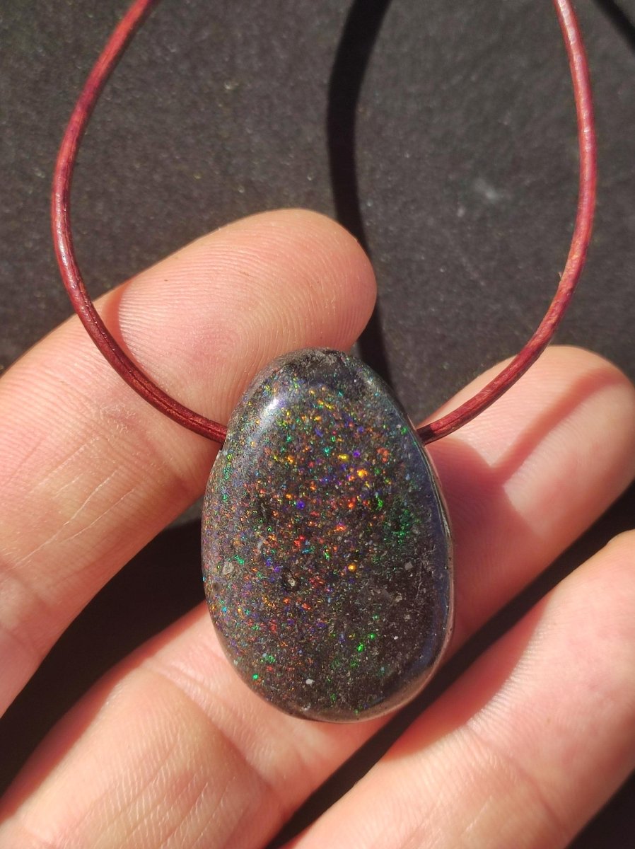 Black Opal - Edelstein Kette bunt funkelnd Rarität Natur Heilstein Energie Chakra Kristall Anhänger Mann Frau Kind Vater Geschenk Er Sie - Art of Nature Berlin