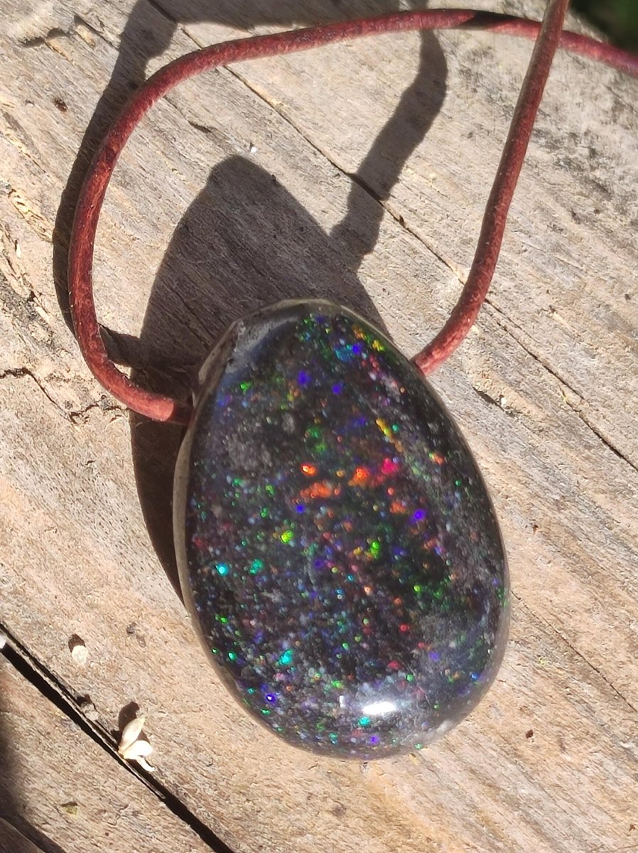 Black Opal - Edelstein Kette bunt funkelnd Rarität Natur Heilstein Energie Chakra Kristall Anhänger Mann Frau Kind Vater Geschenk Er Sie - Art of Nature Berlin