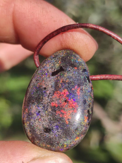 Black Opal - Edelstein Kette bunt funkelnd Rarität Natur Heilstein Energie Chakra Kristall Anhänger Mann Frau Kind Vater Geschenk Er Sie - Art of Nature Berlin
