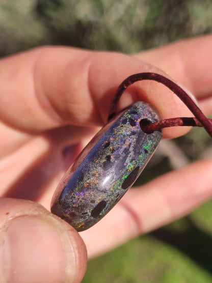 Black Opal - Edelstein Kette bunt funkelnd Rarität Natur Heilstein Energie Chakra Kristall Anhänger Mann Frau Kind Vater Geschenk Er Sie - Art of Nature Berlin