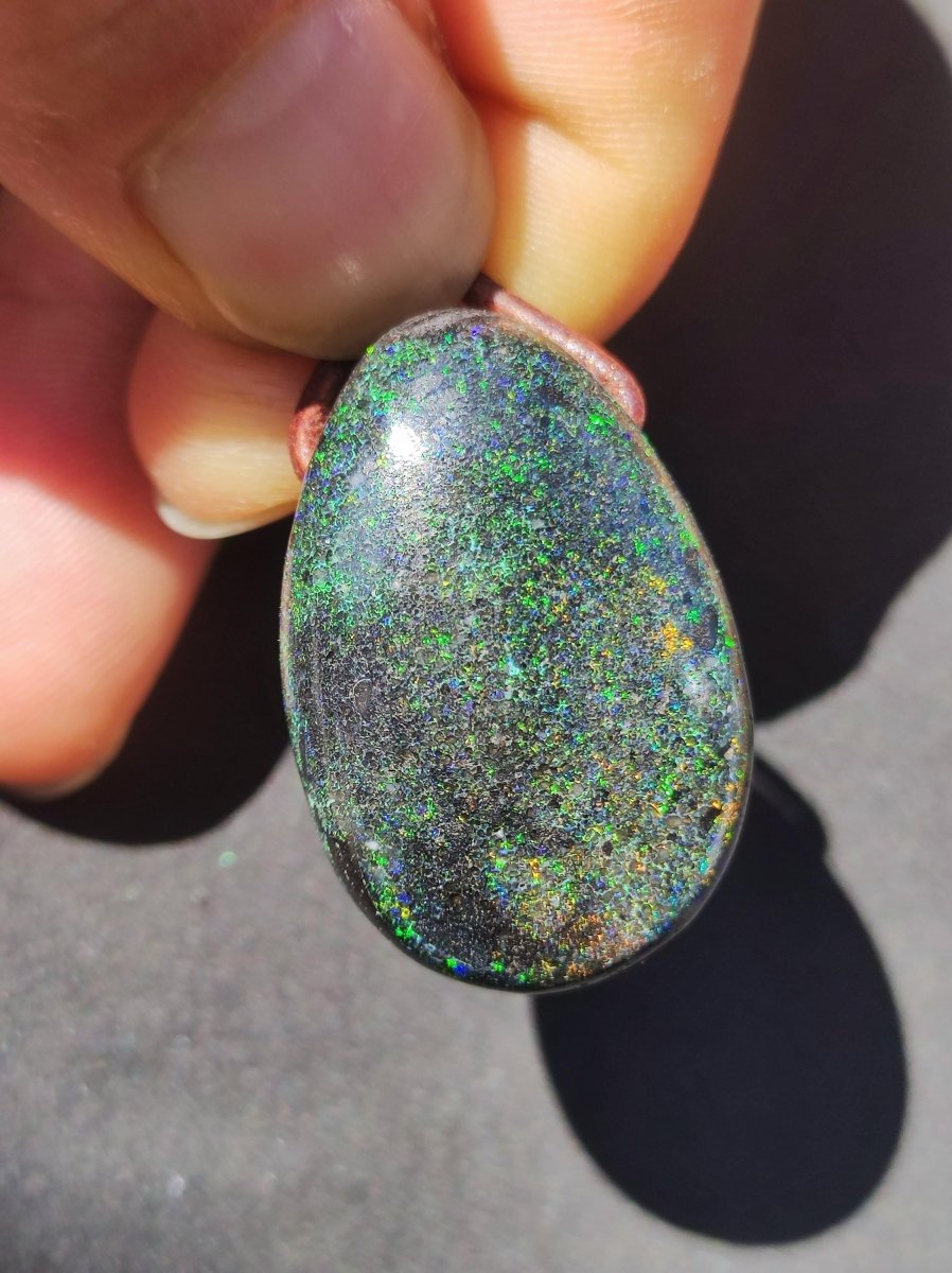 Black Opal - Edelstein Kette bunt funkelnd Rarität Natur Heilstein Energie Chakra Kristall Anhänger Mann Frau Kind Vater Geschenk Er Sie - Art of Nature Berlin